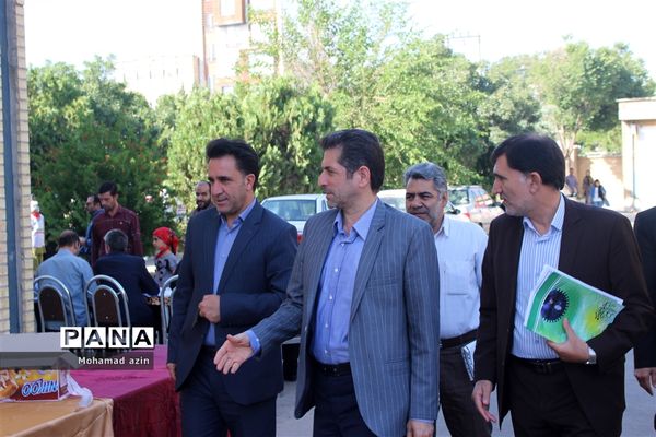 آیین تجلیل از دانش آموزان حافظ جزء سی ام قرآن کریم