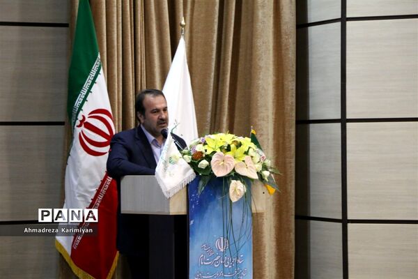 اهدای کالاهای اساسی به سیل زدگان شیراز