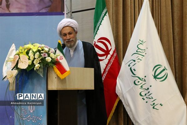 اهدای کالاهای اساسی به سیل زدگان شیراز