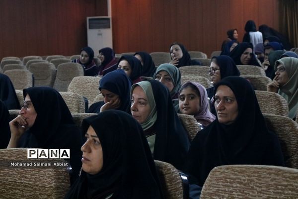 همایش تجلیل از مربیان و مدیران پیشتاز سازمان دانش‌آموزی ناحیه یک اهواز