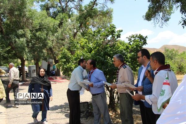کوهپیمایی پیشتازان دخترمدارس زبرخان