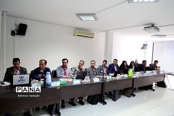 جلسه  توجیهی رابطان استانی سامانه‌های دانش آموزی