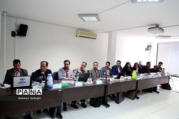 جلسه  توجیهی رابطان استانی سامانه‌های دانش آموزی