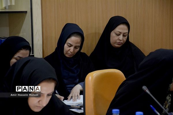 نشست خبری مدیرعامل بانک سلول‌های بنیادی بند خون ناف رویان جهاد دانشگاهی