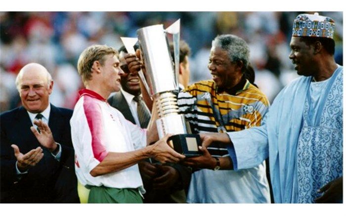 چطور یک رییس‌جمهور تاریخ فوتبال کشورش را دگرگون کرد +تصویر