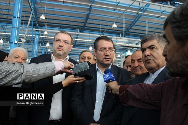 بازدید وزیر صنعت، معدن و تجارت از واحدهای تولیدی و صنعتی اسلامشهر