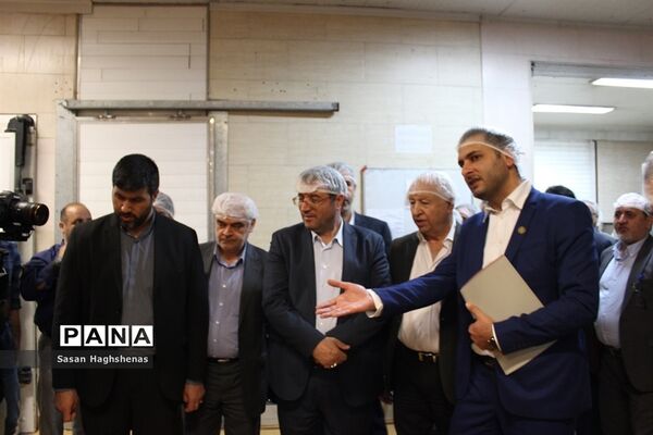 بازدید وزیر صنعت، معدن و تجارت از واحدهای تولیدی و صنعتی اسلامشهر