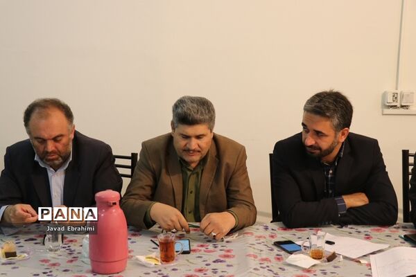 نشست کمیته اجرایی ساماندهی لباس فرم