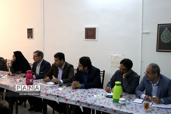 نشست کمیته اجرایی ساماندهی لباس فرم