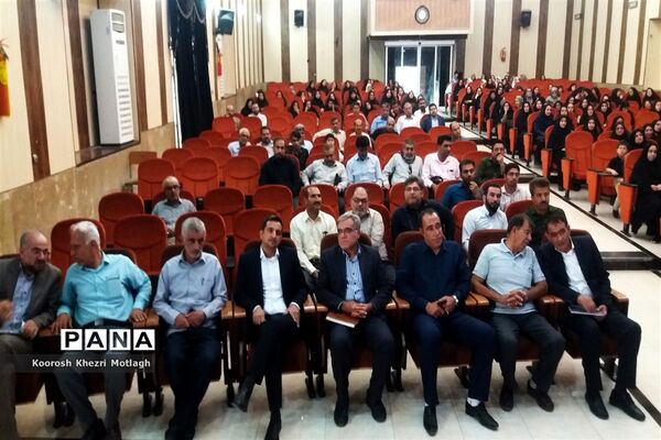 تجلیل از فرهنگیان ممتاز مسابقات  قرآن، عترت و نماز، فرهنگی  هنری و ورزشی در شهرستان کازرون