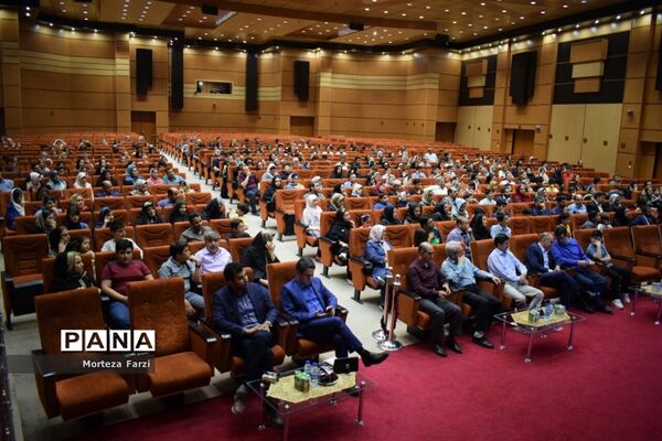 مراسم تجلیل از قهرمانان المپیاد علمی در تبریز