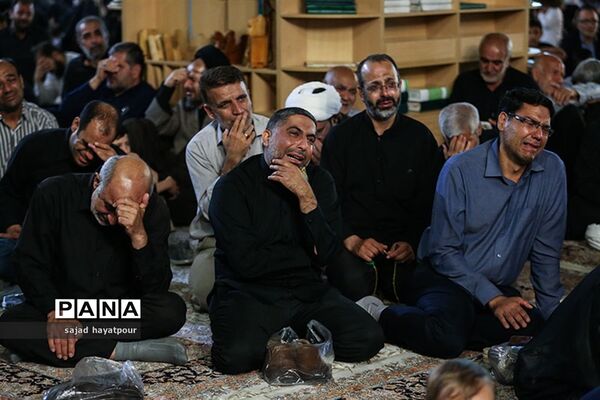 تشییع پیکر شهید گمنام در حرم حضرت معصومه (س)