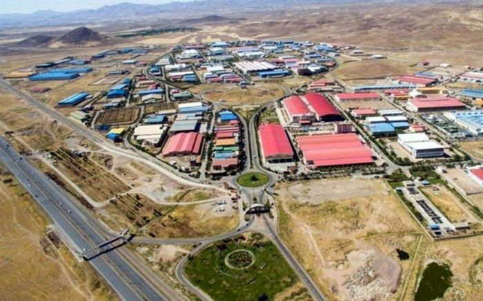 صدری، عضو هیات امنای خانه صنعت جوانان تهران: کمبود نقدینگی و ارز مهمترین مشکل واحدهای صنعتی است