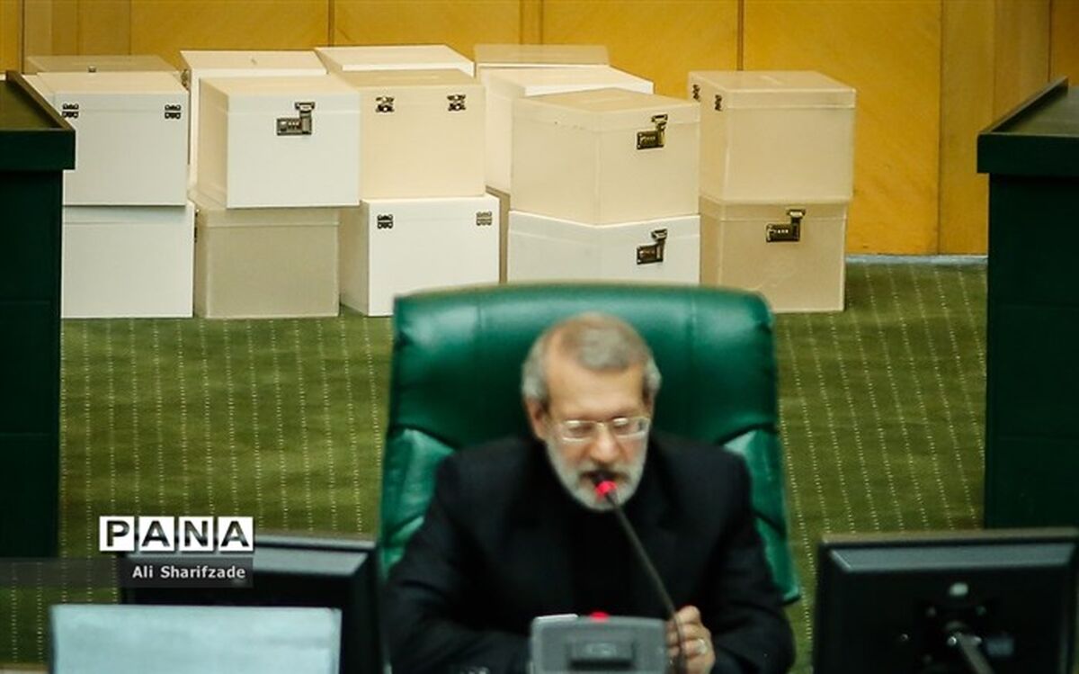 لاریجانی: استخراج بیت کوین از برق صنعتی خلاف قانون است