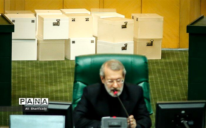 لاریجانی: استخراج بیت کوین از برق صنعتی خلاف قانون است