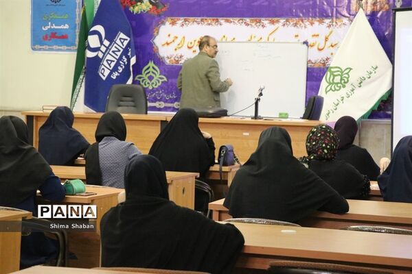 آغاز کلاس‌های تابستانه خبرنگاری و مجری گری در سازمان دانش‌آموزی خراسان رضوی