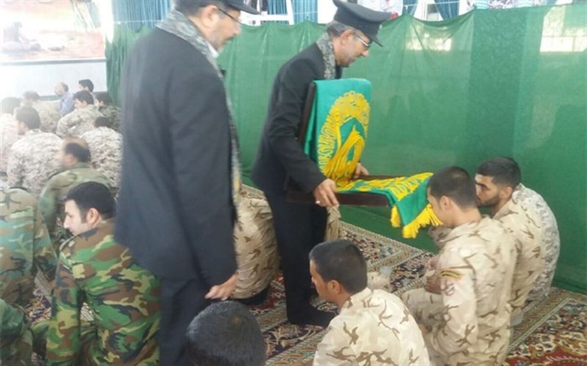کاروان بارگاه منور ثامن الحجج(ع) درجمع  سربازان پادگان تیپ ۱۷۷