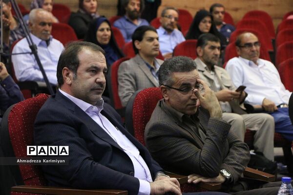 مراسم تجلیل از کارآفرینان برتر شاهد و ایثارگر استان فارس