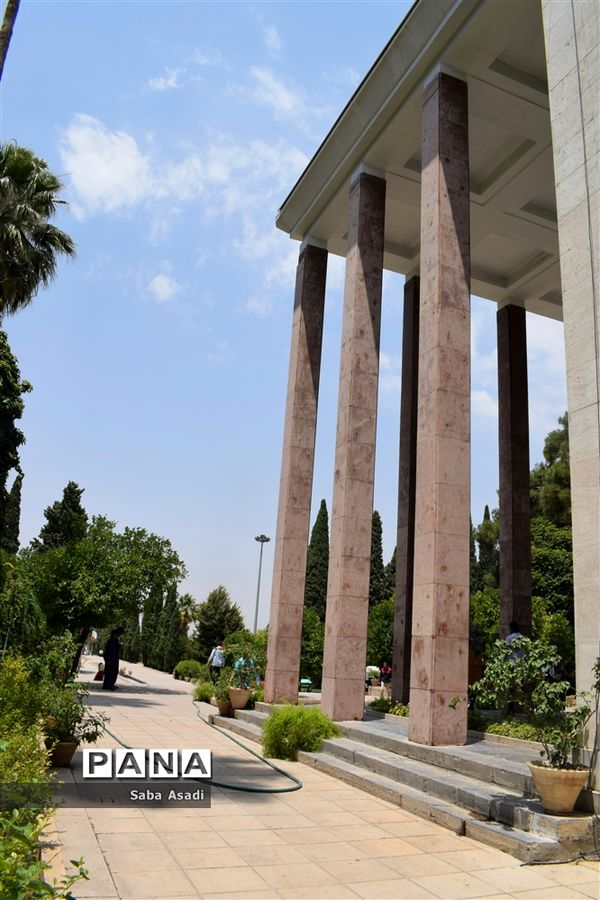 آرامگاه سلطان سخن