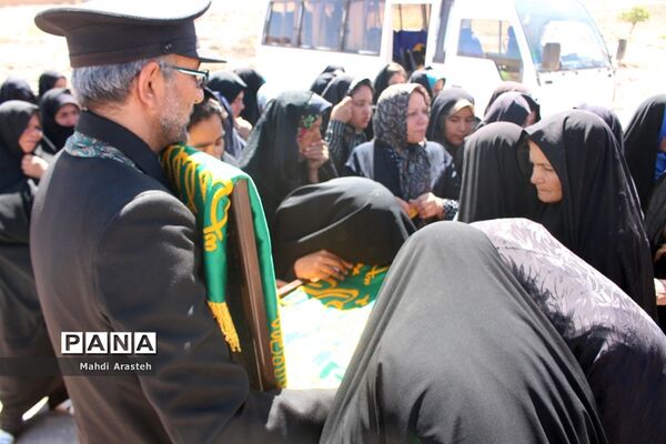 بدرقه کاروان زیرسایه خورشید از شهرستان درمیان