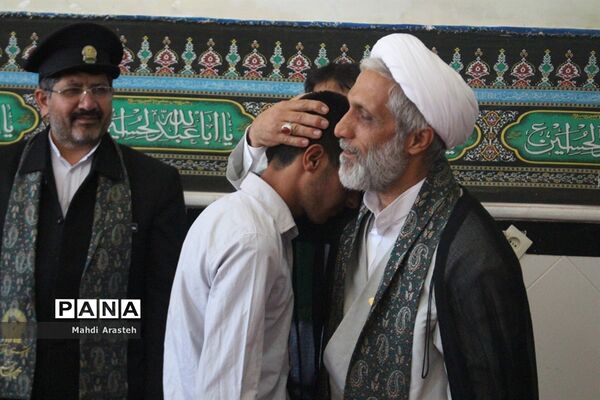 بدرقه کاروان زیرسایه خورشید از شهرستان درمیان