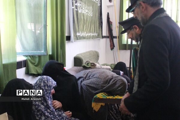 بدرقه کاروان زیرسایه خورشید از شهرستان درمیان