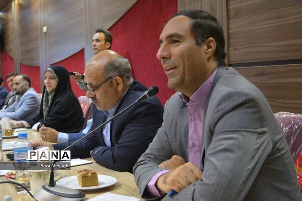 نشست روسای ادارات دوره دوم متوسطه کل کشور در سالن همایش اردوگاه شهید منتظری شهریار