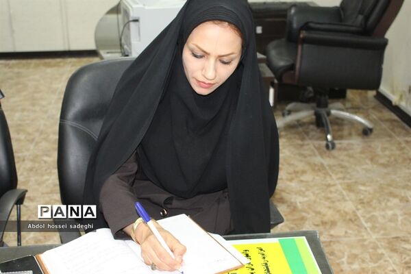 جلسه هم اندیشی اعزام تیم‌های ورزشی دانش‌آموزان مدرسه کانون قهرمان استان بوشهر