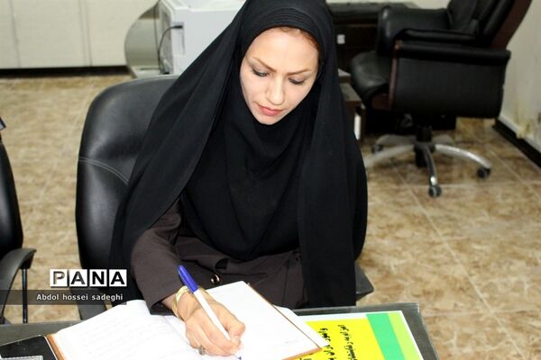 جلسه هم اندیشی اعزام تیم‌های ورزشی دانش‌آموزان مدرسه کانون قهرمان استان بوشهر