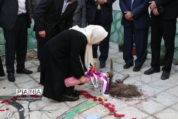 آیین کلنگ‌زنی و بازسازی مدرسه استثنایی باغچه‌بان درمنطقه سه
