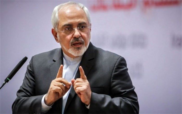 ظریف: توقیف غیرقانونی نفتکش حامل نفت ایران دزدی دریایی است