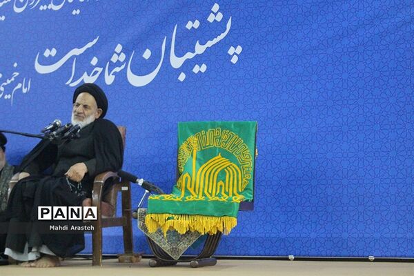 دیدار نماینده ولی فقیه و امام جمعه شهرستان بیرجند با کاروان حرم بارگاه رضوی