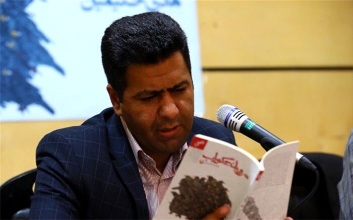 هادی حکیمیان نویسنده یزدی کتاب کودک و نوجوان: مدارس و معلمان نقش بسزایی در علاقه مندی دانش‌آموزان به کتاب و کتابخوانی دارند