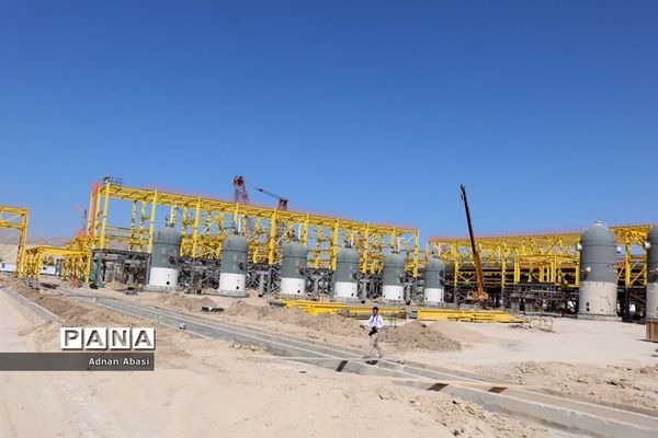 بازدید اسحاق جهانگیری از پالایشگاه های شهرستان مُهر