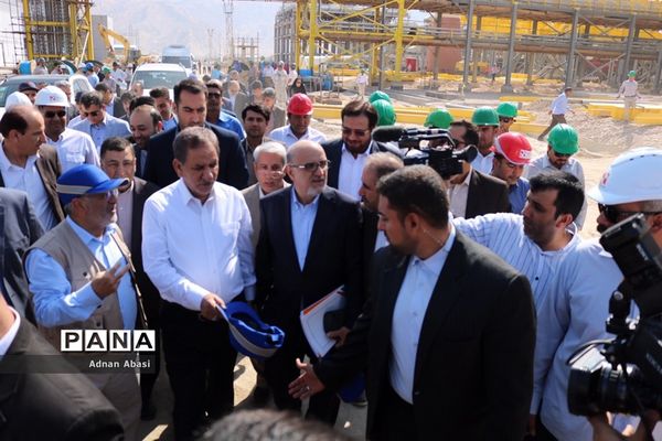 بازدید اسحاق جهانگیری از پالایشگاه های شهرستان مُهر