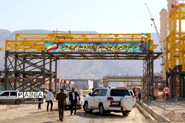 بازدید اسحاق جهانگیری از پالایشگاه های شهرستان مُهر