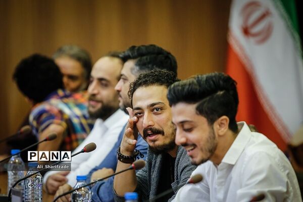 نشست خبری سریال گاندو