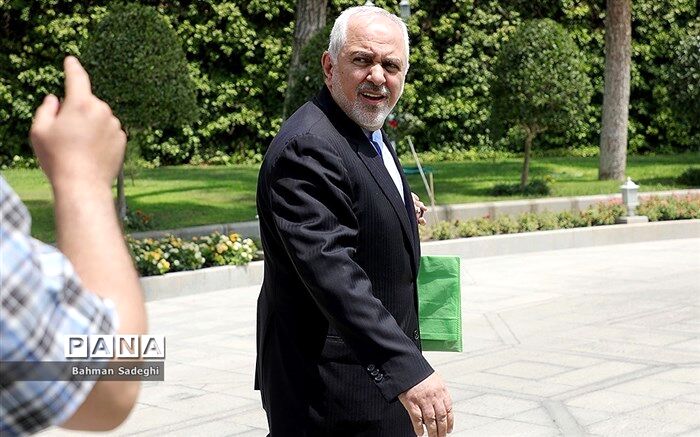 ظریف: تیم "ب" درس نگرفت اما جهان باید درس بگیرد