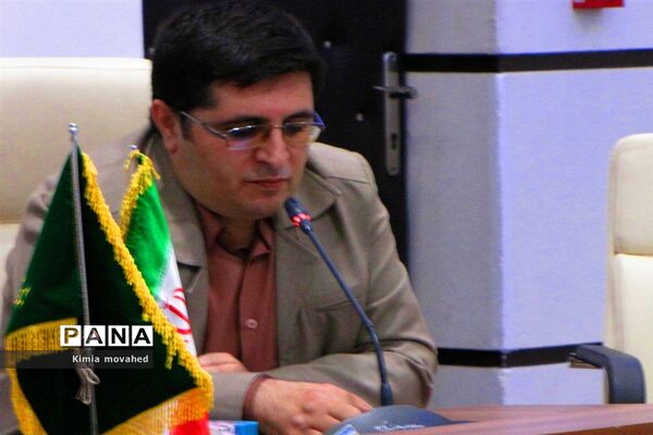 همایش شعر خوانی «حدیث سرو و گل و لاله»