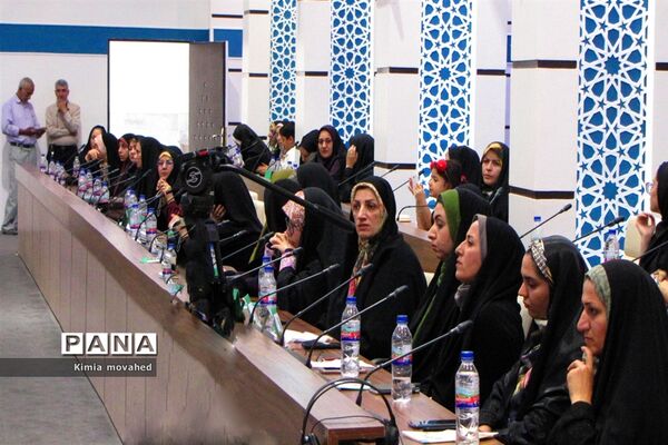 همایش شعر خوانی «حدیث سرو و گل و لاله»