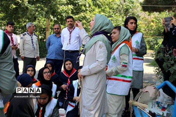 کارگاه مقدماتی دانش آموزان دختر تشکل پیشتازان استان البرز