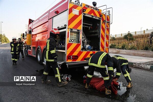 مانور عملیاتی کنترل و اطفاء حریق در میدان ۷۲ تن