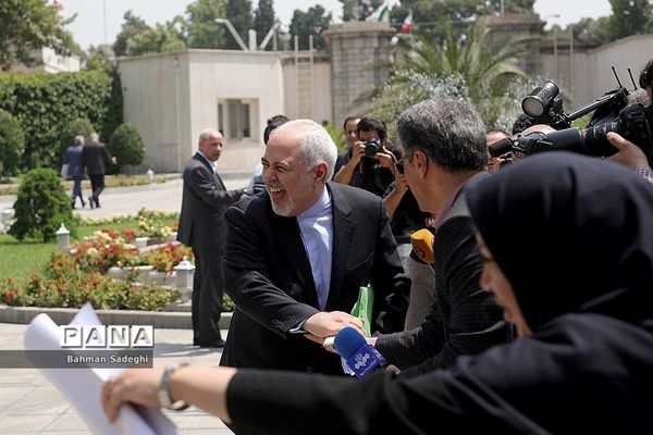 حاشیه جلسه هیأت دولت