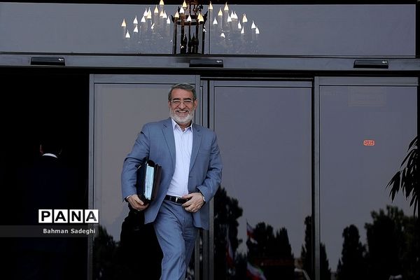 حاشیه جلسه هیأت دولت