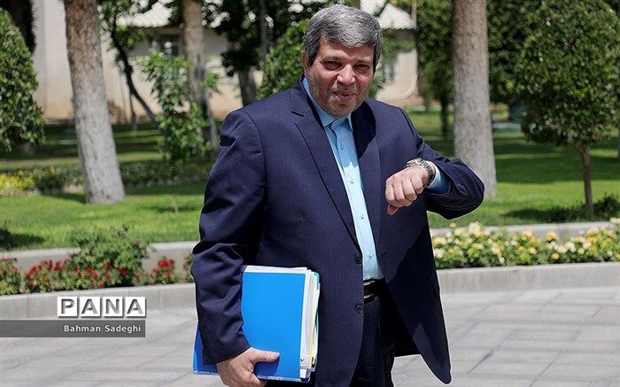 سیدجواد حسینی: هیچ مدرسه‌ای حق ندارد در قبال پرداخت پول کارنامه تحویل دهد
