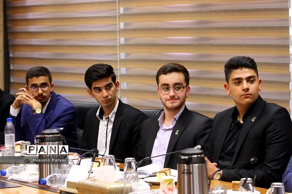 دیدار نمایندگان نهمین دوره مجلس دانش آموزی با سرپرست وزارت آموزش و پرورش