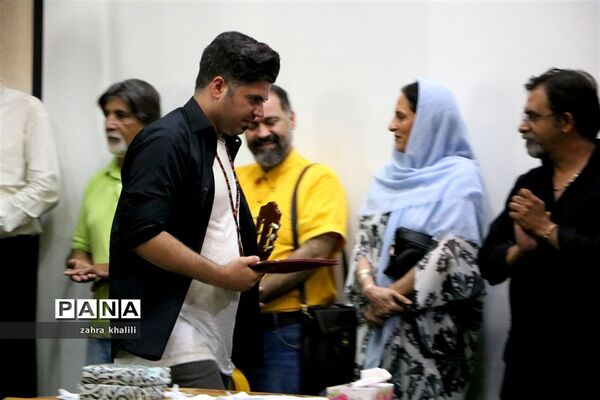 نمایشنامه خوانی مافیای شیرکاکائو