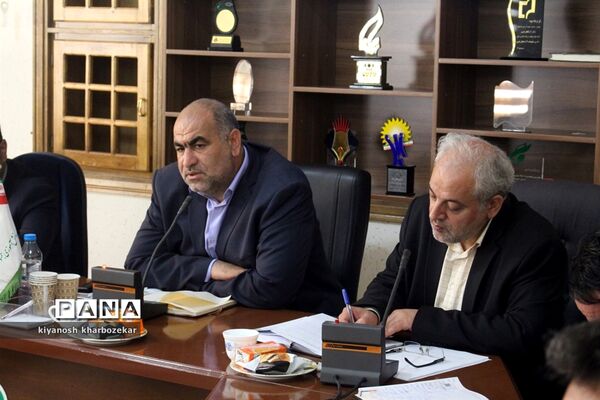 جلسه آموزشی توجیهی کارشناسان فعالیت‌های اردویی مناطق 24 گانه آذربایجان غربی