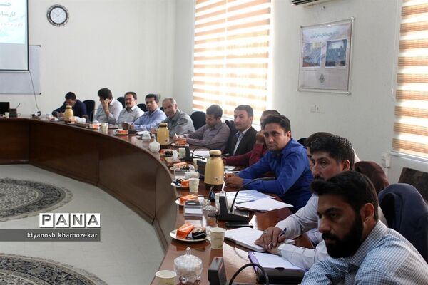 جلسه آموزشی توجیهی کارشناسان فعالیت‌های اردویی مناطق 24 گانه آذربایجان غربی