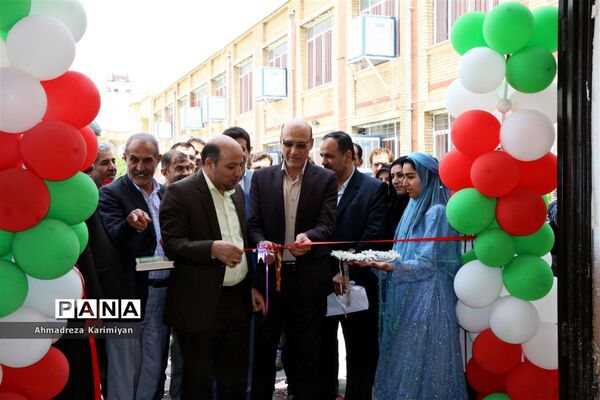 افتتاح سالن ورزشی و زمین چمن مصنوعی دانش‌آموزان ناحیه 3 شیراز